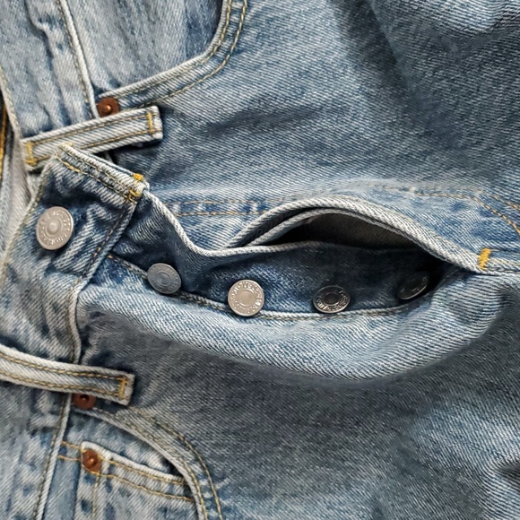 Levi's Button Fly Jeans - Picture 4 of 9